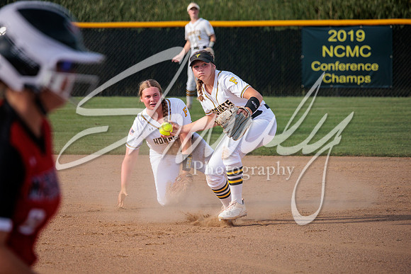 2022.09.01 FHS Softball Vs. Marshall0085