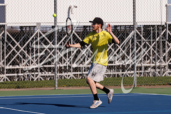 2022.04.14 FHS Boys Tennis Vs. Marshall0312