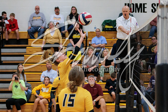 2022.10.11 FHS Volleyball Vs. Hallsville0402