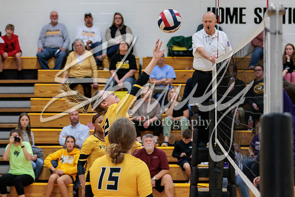 2022.10.11 FHS Volleyball Vs. Hallsville0403