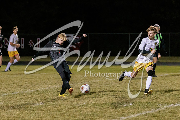 2022.10.13 FHS Soccer @ S. Boone0665