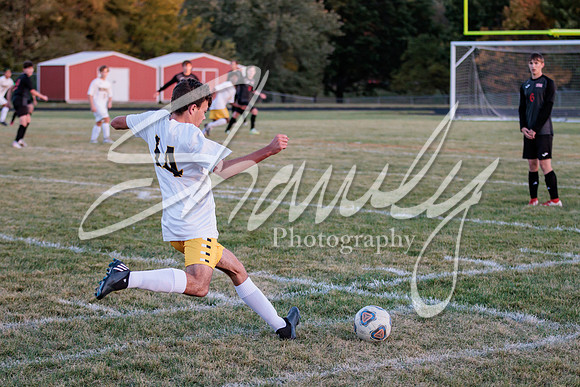 2022.10.13 FHS Soccer @ S. Boone2078