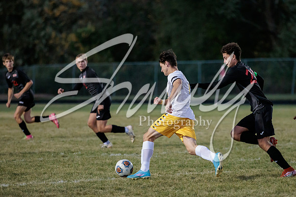 2022.10.13 FHS Soccer @ S. Boone2404