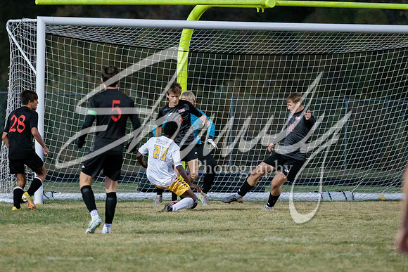 2022.10.13 FHS Soccer @ S. Boone2449