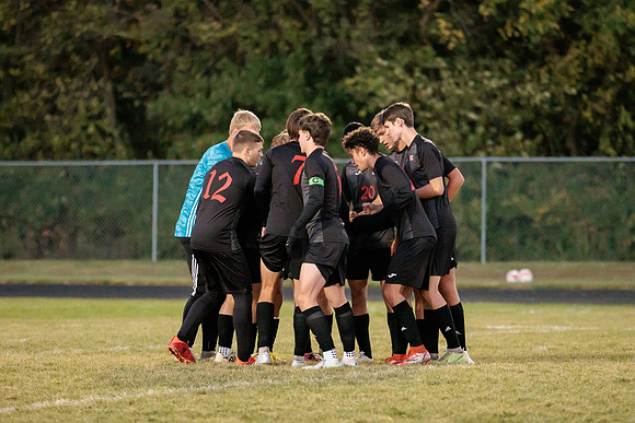 2022.10.13 FHS Soccer @ S. Boone2366
