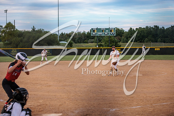 2022.09.01 FHS Softball Vs. Marshall2518