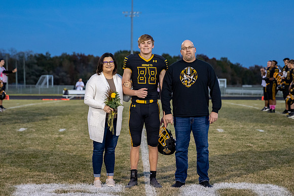 2022.10.21 FHS Football Vs. Winfield00126