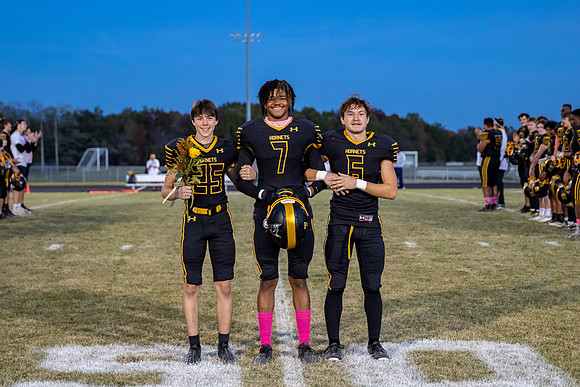 2022.10.21 FHS Football Vs. Winfield00182