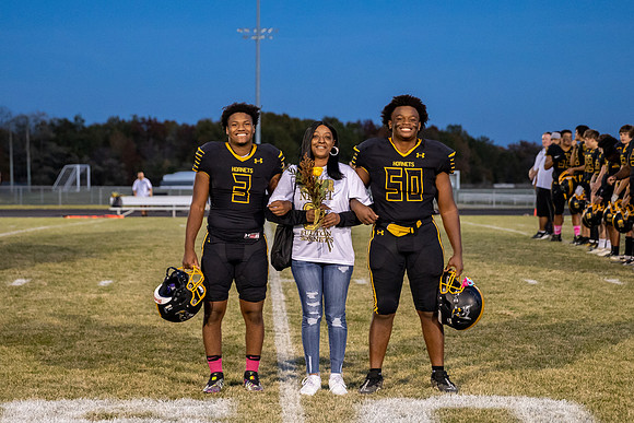 2022.10.21 FHS Football Vs. Winfield00240
