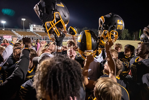 2022.10.21 FHS Football Vs. Winfield01784