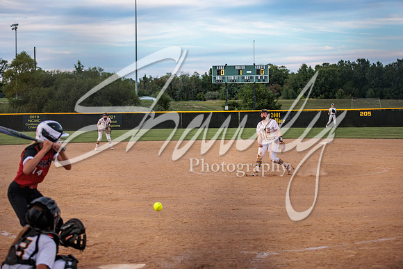 2022.09.01 FHS Softball Vs. Marshall2516