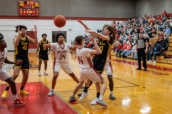2023.01.03 FHS Basketball @ Mexico00089