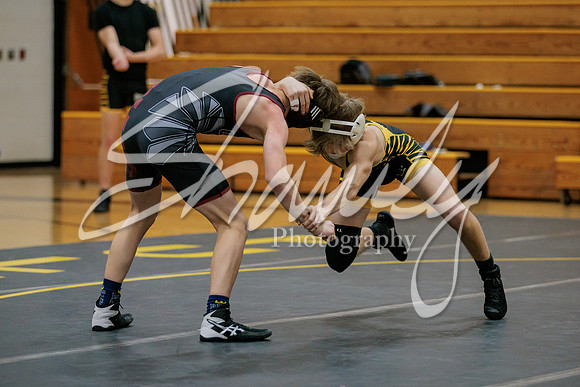 2023.01.05 FHS Wrestling Tri02983