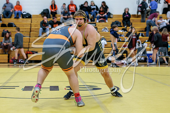 2023.01.19 FHS Wrestling Quadi04482