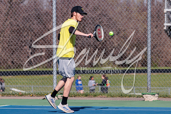 2022.04.18 FHS Boys Tennis Vs. Moberly0117