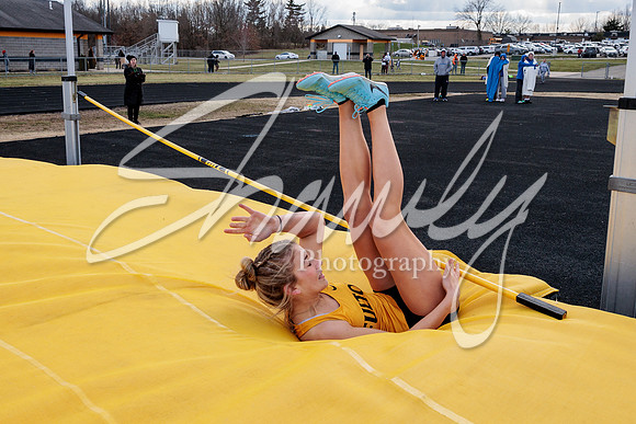 2023.03.17 FHS Track & Field00398