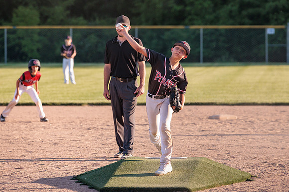 2022.05.16 Pirates Vs. Show3568