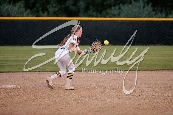 2022.09.01 FHS Softball Vs. Marshall3018