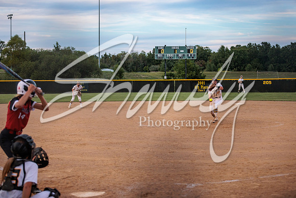 2022.09.01 FHS Softball Vs. Marshall2506