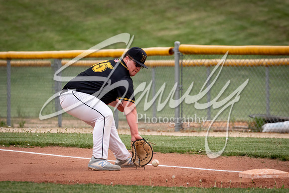 2021.04.27 FHS Baseball Vs. Moberly00080