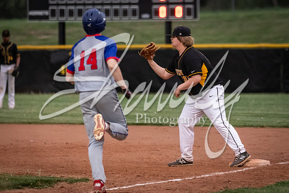 2021.04.27 FHS Baseball Vs. Moberly05333