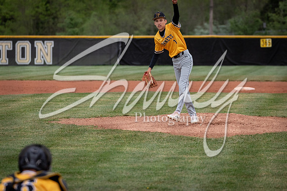 2021.05.04 FHS Baseball Vs. S. Boone01710