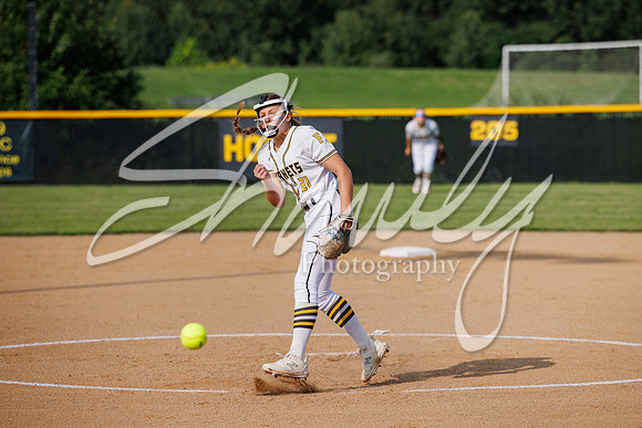 2023.08.29 FHS Softball Vs. Eldon01108