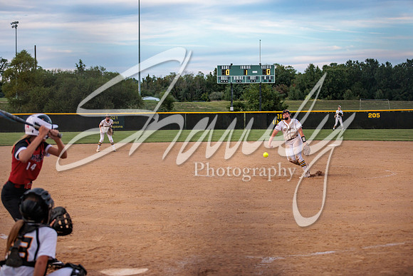2022.09.01 FHS Softball Vs. Marshall2512