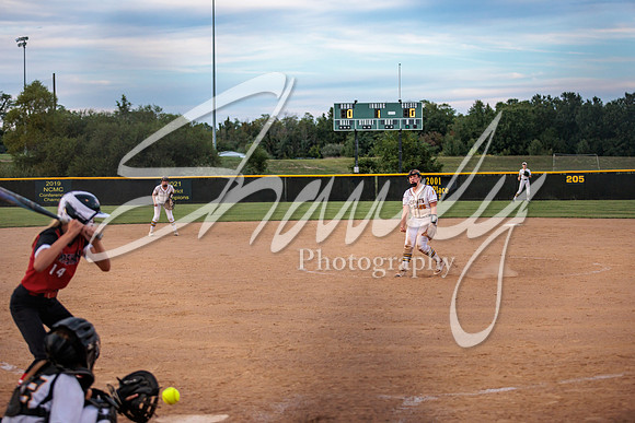 2022.09.01 FHS Softball Vs. Marshall2517