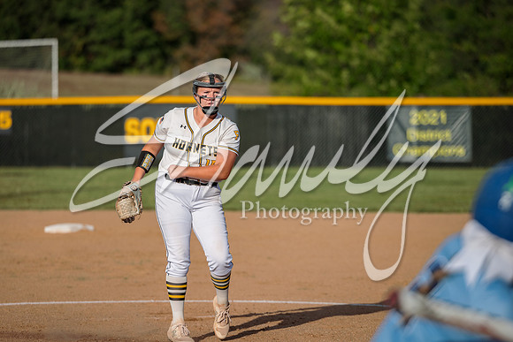 2023.10.03 FHS Softball Vs. Boonville (Senior Night)00502