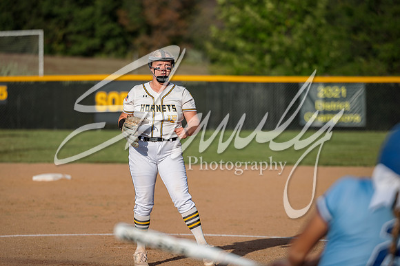 2023.10.03 FHS Softball Vs. Boonville (Senior Night)00505