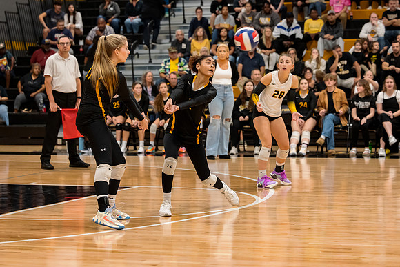 2023.10.26 FHS Volleyball Vs. Blair Oaks-18