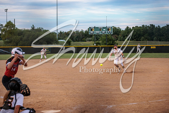 2022.09.01 FHS Softball Vs. Marshall2513