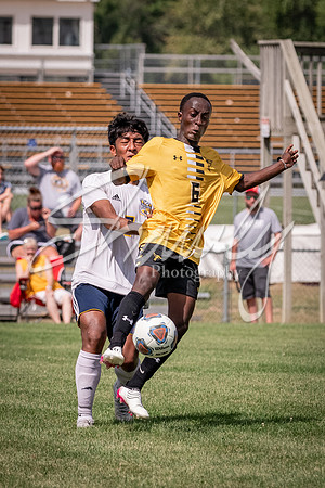 2021.08.27 FHS Boys Soccer00452