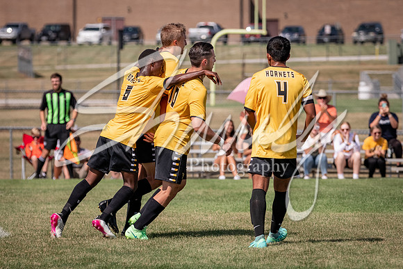 2021.08.27 FHS Boys Soccer00277