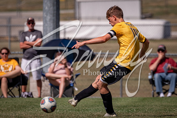 2021.08.27 FHS Boys Soccer01165