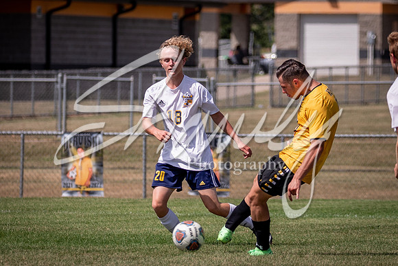 2021.08.27 FHS Boys Soccer01511