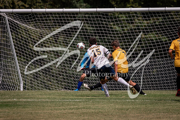 2021.08.27 FHS Boys Soccer01637