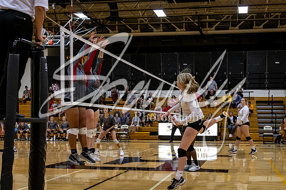 2021.08.30 FHS Volleyball Vs. Mexico05489