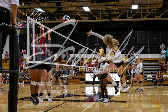 2021.08.30 FHS Volleyball Vs. Mexico05487