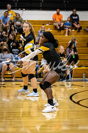 2020.09.08 FHS Volleyball Vs. N. Callaway01174
