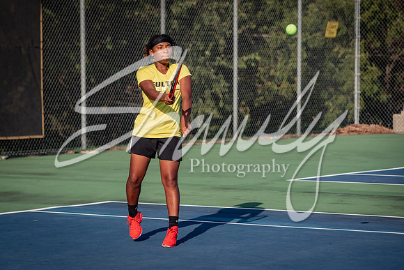 2021.09.20 FHS Girls Tennis00116