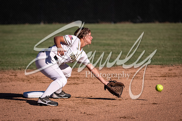 2021.09.23 FHS Softball Vs. Marshall-00019