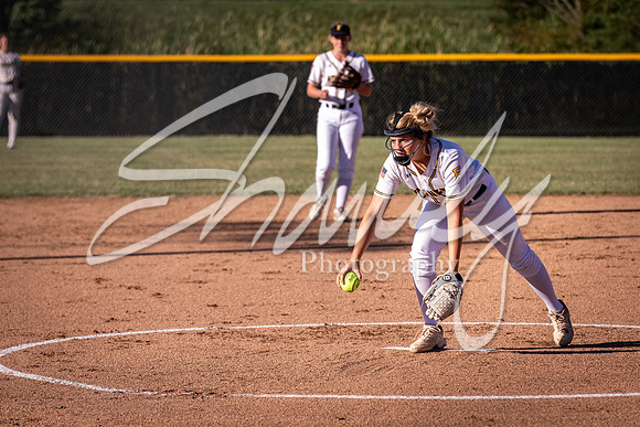 2021.09.23 FHS Softball Vs. Marshall-00212