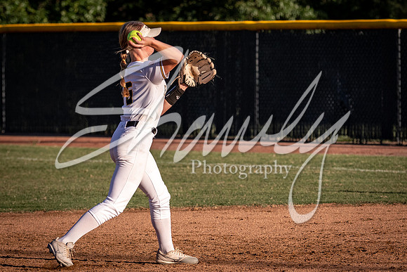 2021.09.23 FHS Softball Vs. Marshall-00401