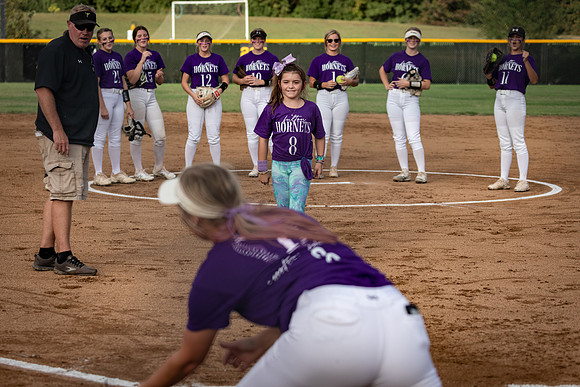 2021.10.07 FHS Softball Vs. Mexico-16