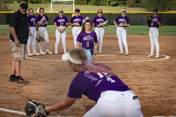 2021.10.07 FHS Softball Vs. Mexico-15