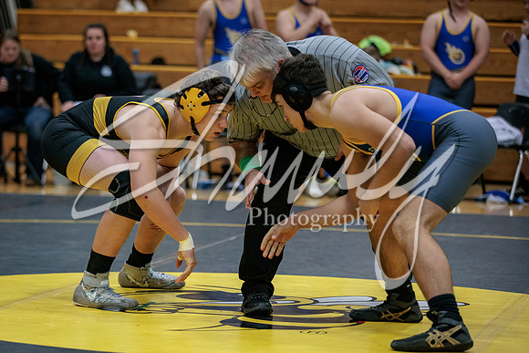 2022.01.25 FHS Wrestling Quad01073