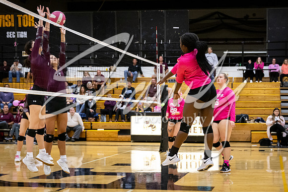 2021.10.18 FHS Volleyball Vs. Osage-02103