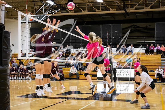 2021.10.18 FHS Volleyball Vs. Osage-02310
